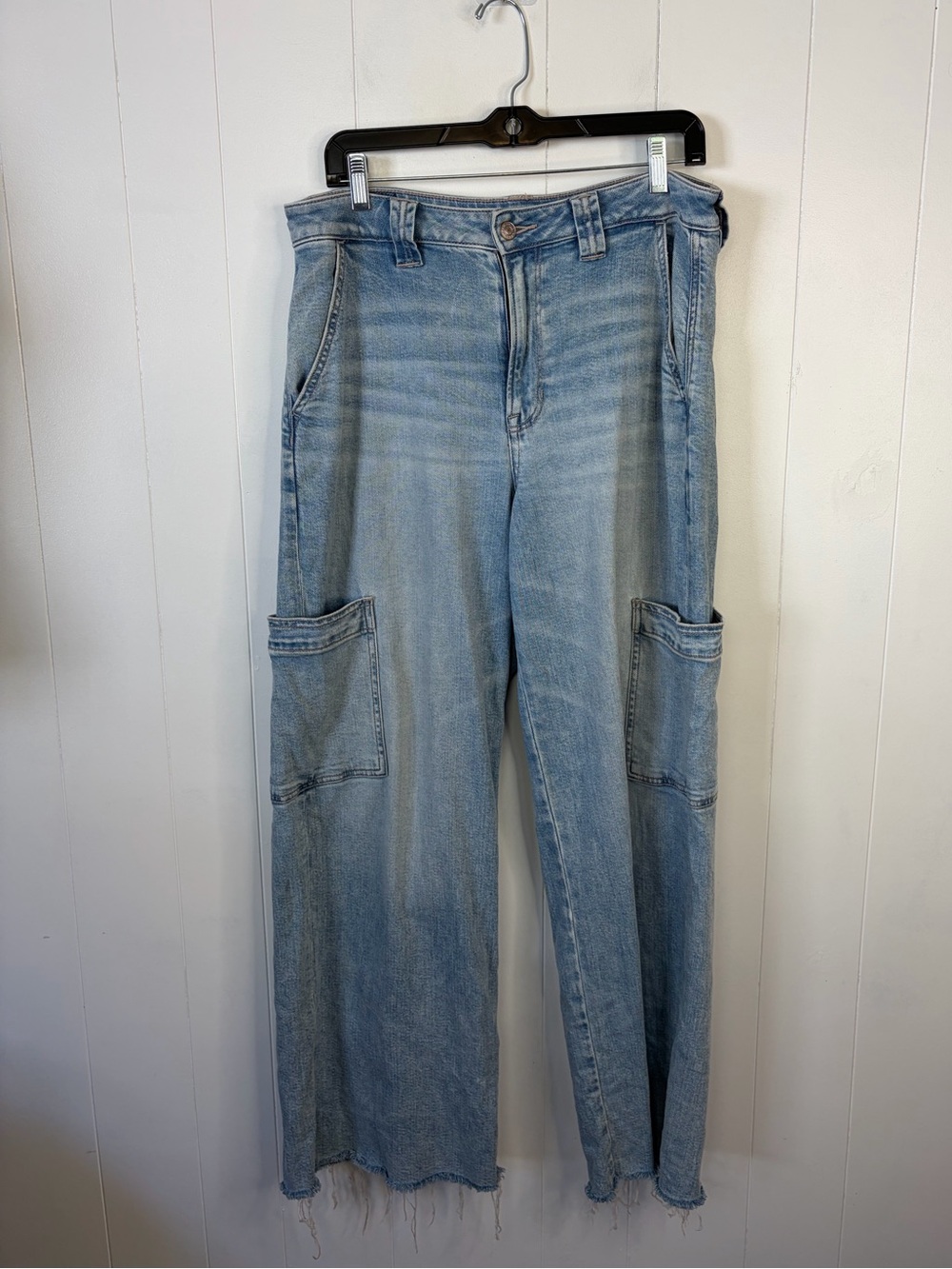 America Eagle Super High Rise Baggy Wide Leg Jeans Cargo Light Wash Stretch 10 - Picture 2 of 15